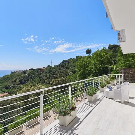 The Italian Lady - Unit 1 Apartman *