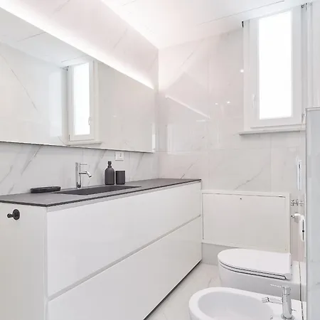 The Italian Lady * Alassio